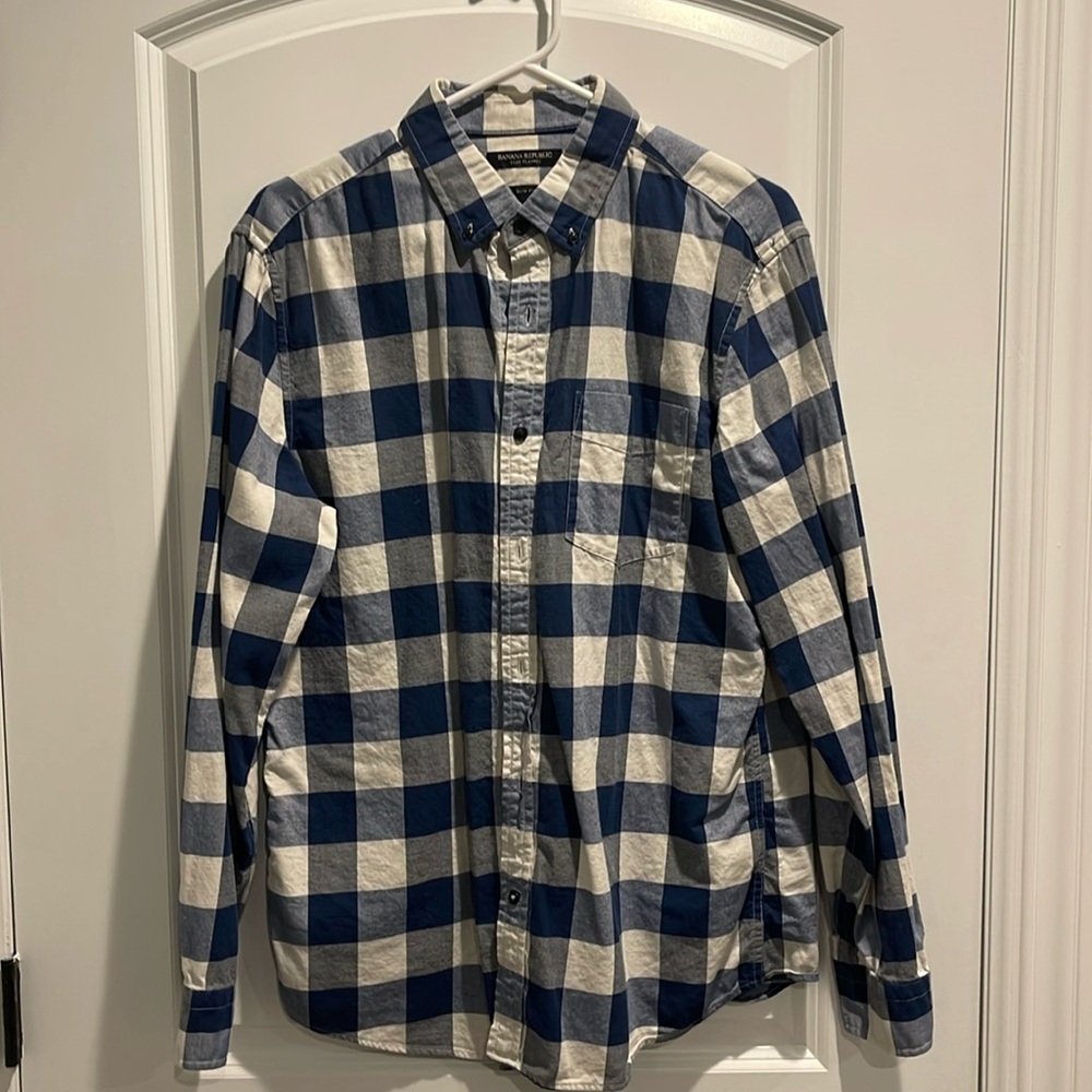 Banana Republic Luxe Flannel size larger slim fit blue and white